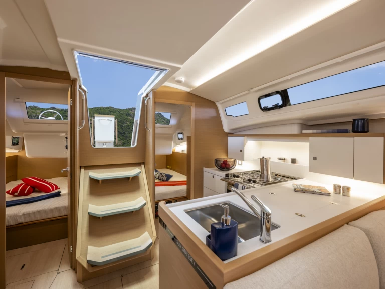 Noleggio Barca a vela Jeanneau con patente nautica