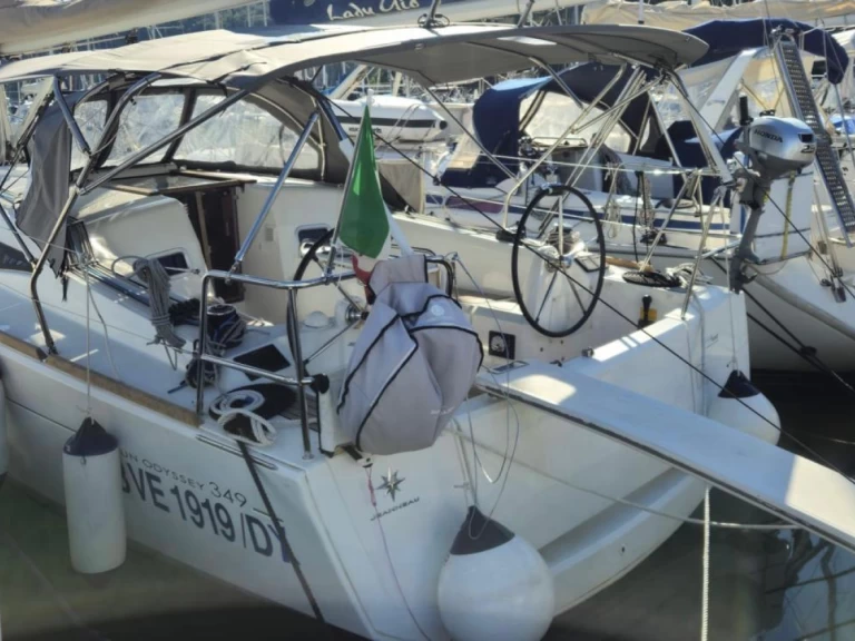 Noleggio Barca a vela con o senza skipper Jeanneau a Salivoli