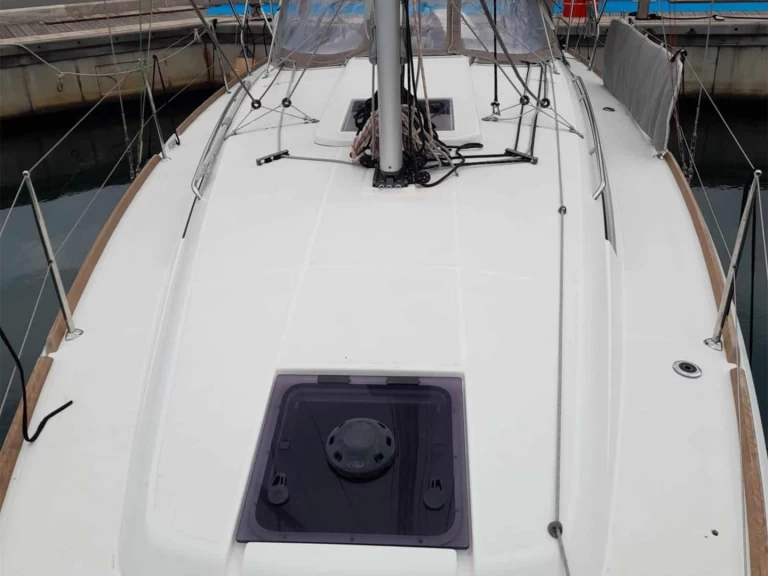 Jeanneau Sun Odyssey 349 da affittare a  Salivoli
