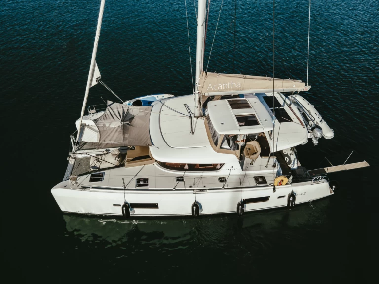 Catamarano a noleggio a Lefkáda al miglior prezzo