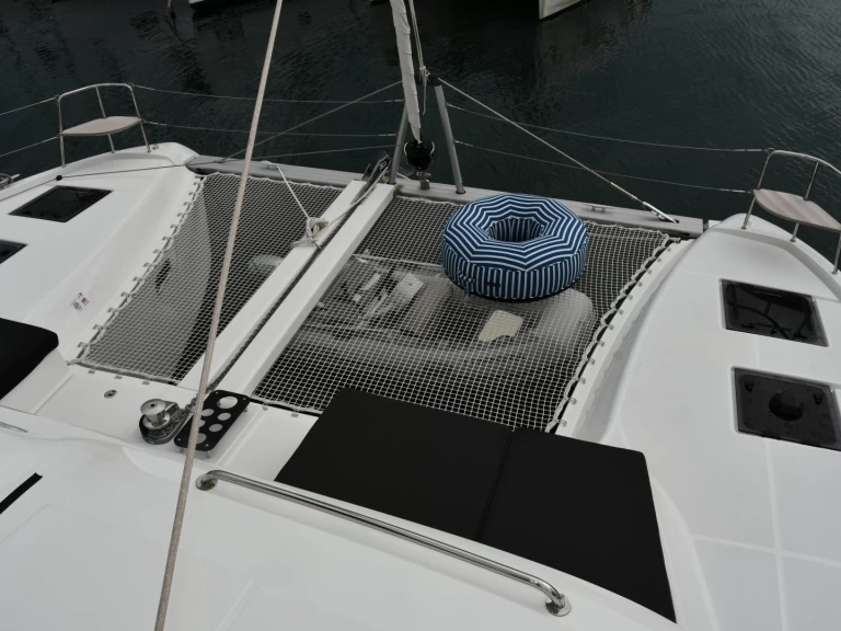 Noleggiare una Lagoon Lagoon 43 a Komolac