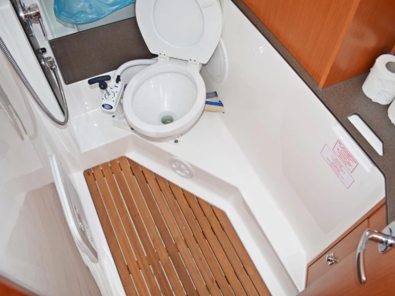 Noleggio Barca a vela a Zaton – Bavaria Cruiser 34