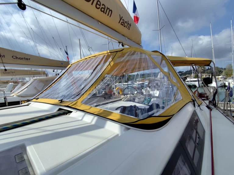 Noleggio barche Bénéteau Oceanis 48 a Gouviá su Samboat
