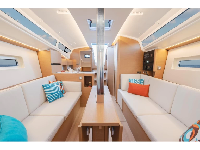 Noleggiare una Jeanneau Sun Odyssey 350 a Castiglioncello