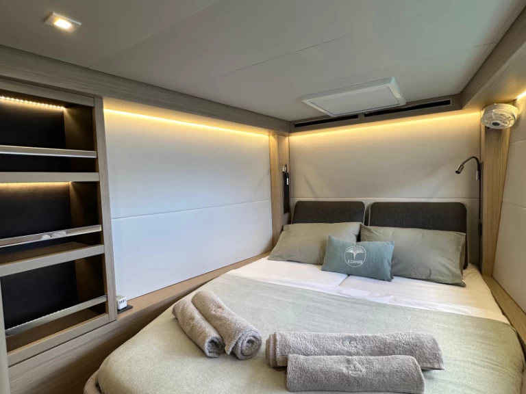 Noleggio Catamarano Lagoon con patente nautica