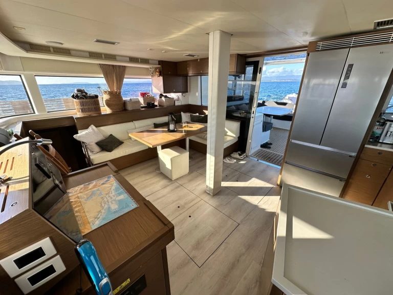 Noleggio Catamarano Lagoon con patente nautica