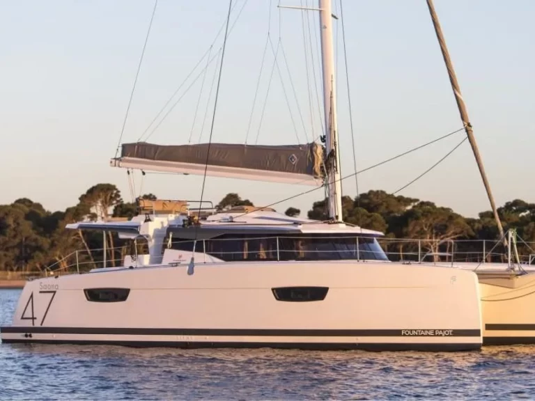 Noleggio Catamarano Fountaine Pajot con patente nautica