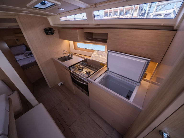 Noleggio Barca a vela Bénéteau con patente nautica