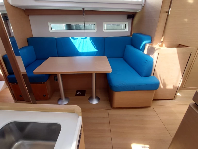 Noleggio Barca a vela a Castiglioncello – Jeanneau Sun Odyssey 440 - 4 cabine - 2 bagni