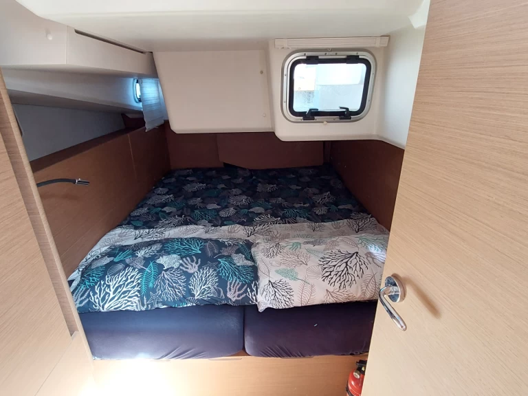 Noleggio barche Jeanneau Sun Odyssey 440 - 4 cabine - 2 bagni a Castiglioncello su Samboat