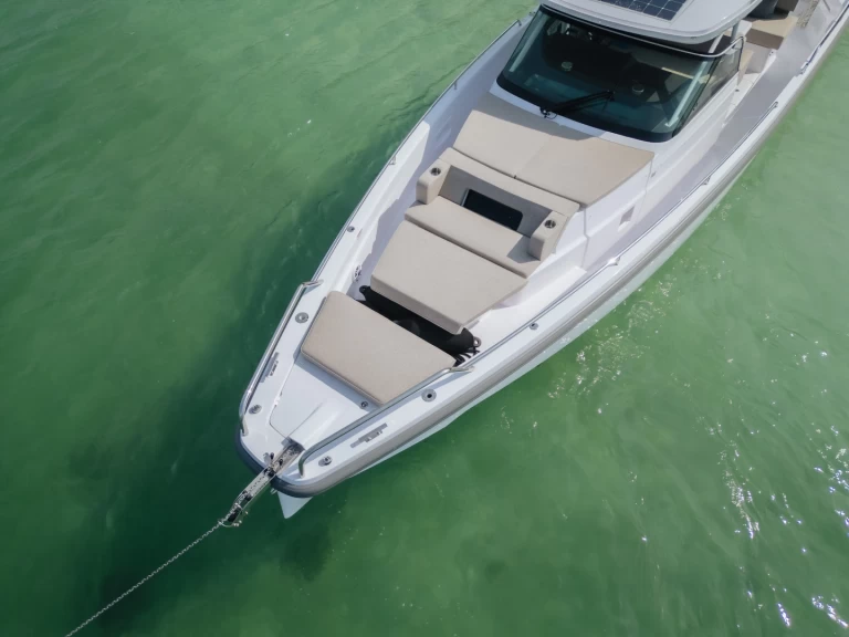 Noleggio barche Axopar 37 T-Top a Phuket (City) su Samboat