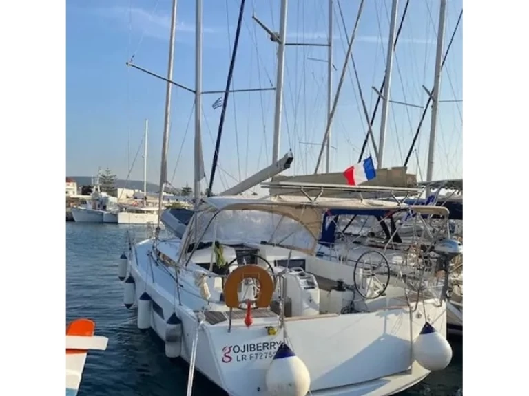 Noleggiare una Jeanneau Sun Odyssey 440 a Paros (Isola)