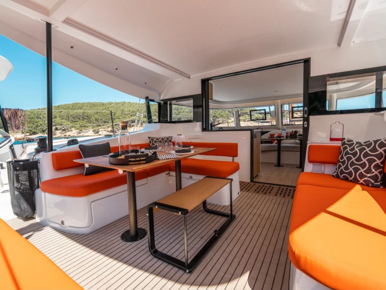Catamarano a noleggio a Lefkáda al miglior prezzo