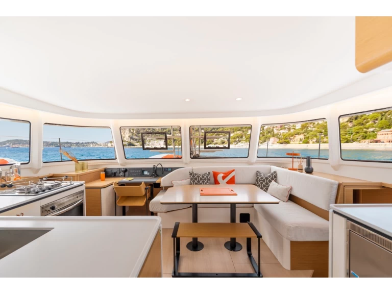 Noleggio Catamarano Excess con patente nautica