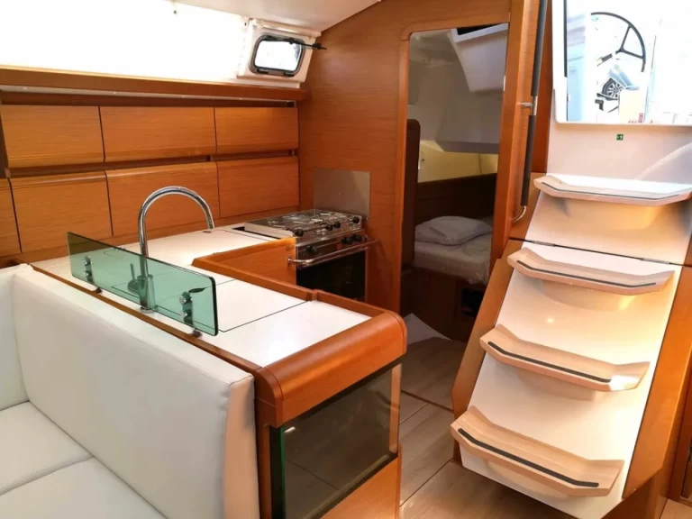 Noleggio barche Agropoli economico Sun Odyssey 449