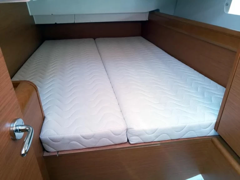 Noleggio barche Jeanneau Sun Odyssey 449 a Agropoli su Samboat