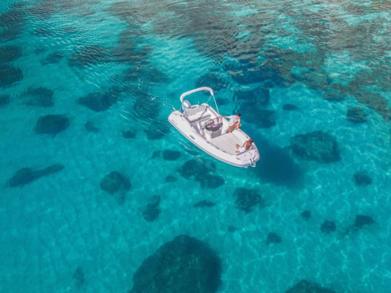 Noleggio Gommone con o senza skipper Salpa a Cagliari