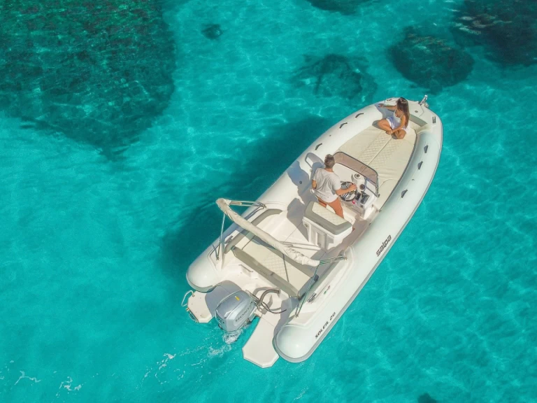 Gommone a noleggio a Cagliari al miglior prezzo