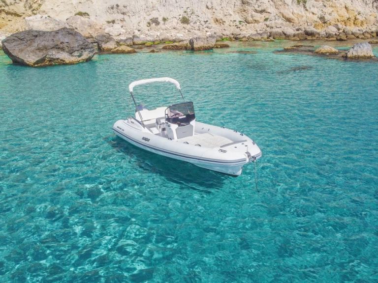Noleggiare una Salpa Salpa Soleil 20 a Cagliari
