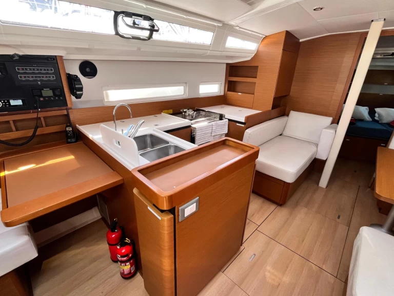 Jeanneau Sun Odyssey 410 da affittare a  Las Galletas