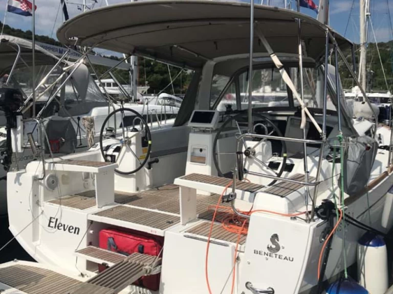 Noleggio barche Spalato economico Oceanis 38.1