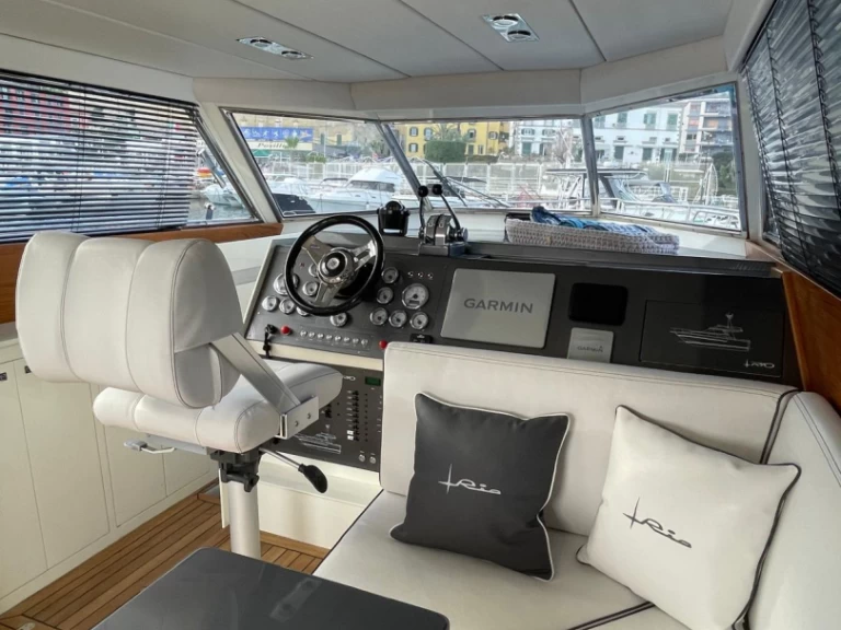 Noleggio Barca a motore con o senza skipper Rio a Mergellina