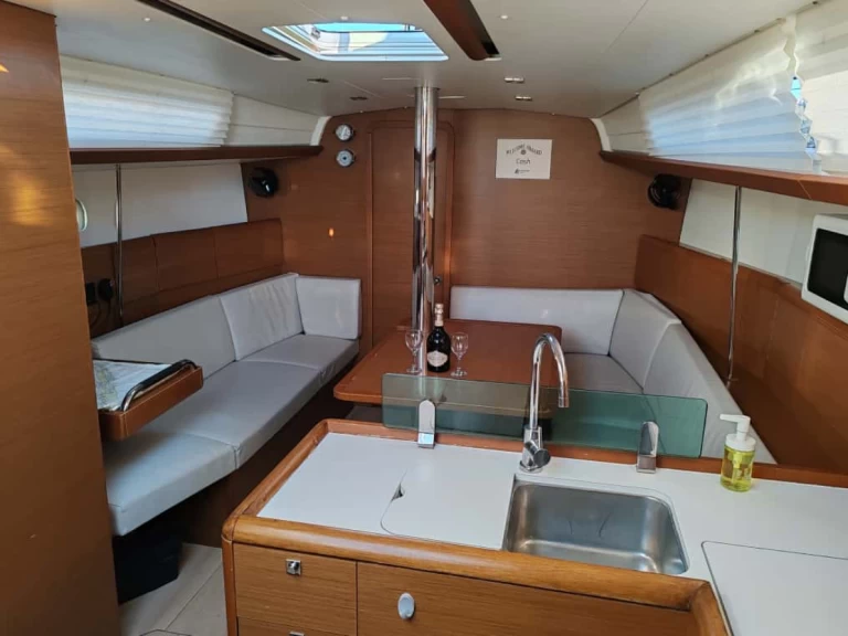 Noleggio barche Drage economico Sun Odyssey 389