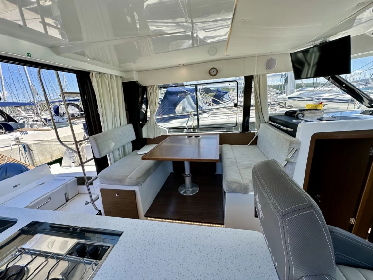 Noleggiare una Jeanneau Merry Fisher 1095 Fly a Drage