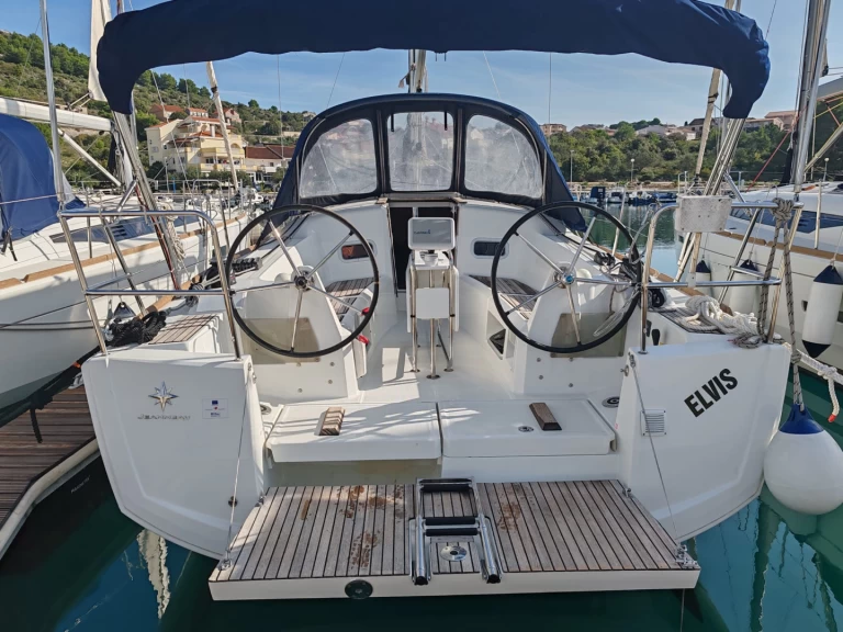 Jeanneau Sun Odyssey 349 da affittare a  Drage