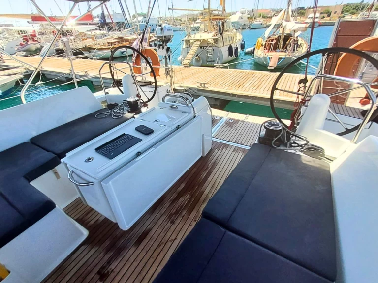 Noleggiare una Jeanneau Sun Odyssey 440 a Rodi (Citta)