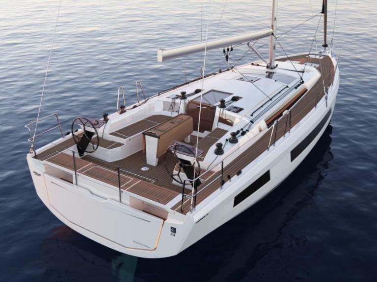 Barca a vela a noleggio a Álimos al miglior prezzo