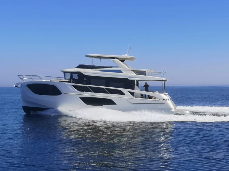 Noleggiare una Absolute Yachts Navetta 64 a Sukošan