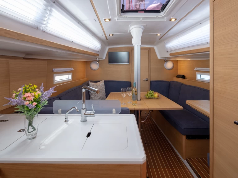 Noleggio barche Elan E4 a Betina su Samboat