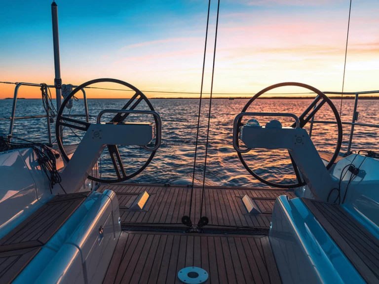 Elan E4 da affittare a  Betina