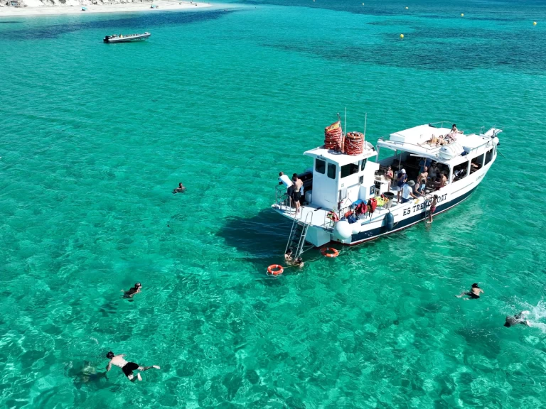 Noleggio Barca a motore ASTILLEROS Y VARADEROS DE TARRAGONA con patente nautica