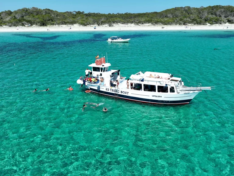 Barca a motore a noleggio a Colònia de Sant Jordi al miglior prezzo