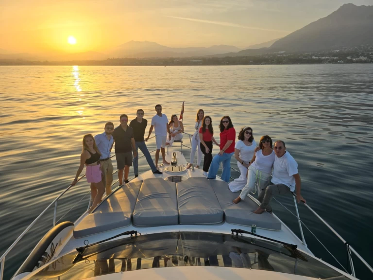 Noleggio barche Marbella economico Majestic 46 Fly