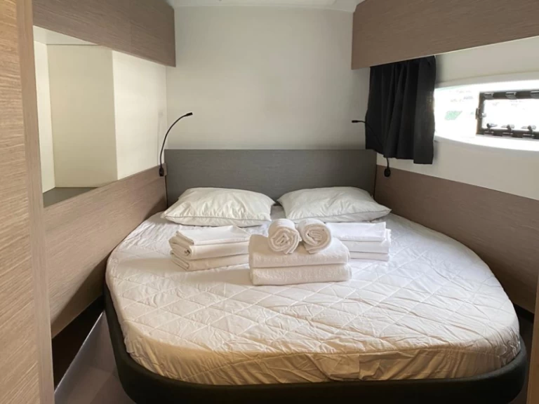 Noleggio Catamarano con o senza skipper Fountaine Pajot a Níkiti