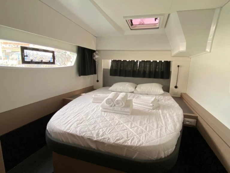 Noleggio Catamarano Fountaine Pajot con patente nautica