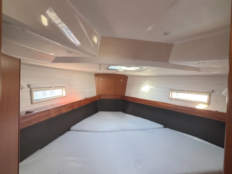 Bavaria Cruiser 41 da affittare a  Rogosnizza