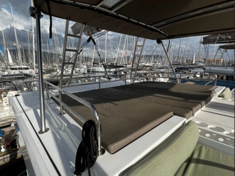 Noleggio Catamarano Bali con patente nautica