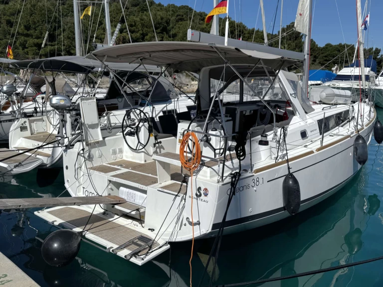 Noleggio a Rogosnizza – Bénéteau Oceanis 38.1 su SamBoat