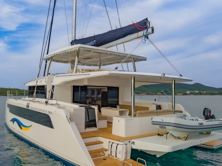 Noleggio Catamarano Island Spirit Yachts con patente nautica