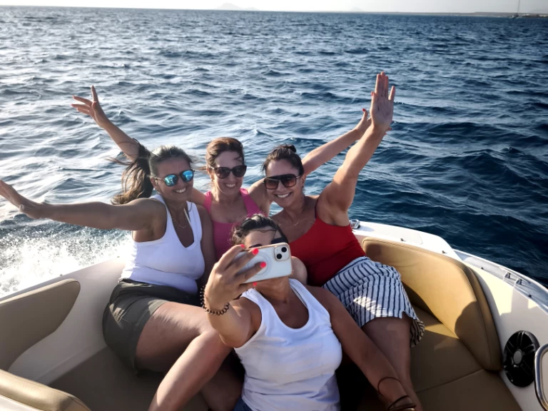 Noleggiare una Sea Ray SPX 210 a Sal Island