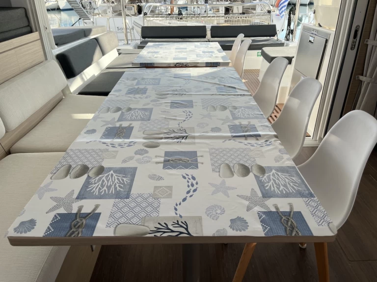 Catamarano a noleggio a Lefkáda al miglior prezzo