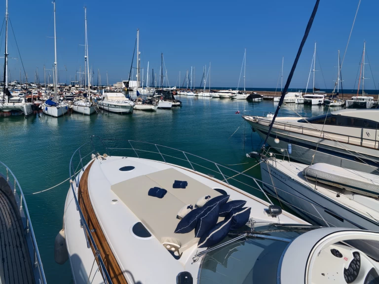 Noleggiare una Sunseeker Predator 60 a Ibiza Town