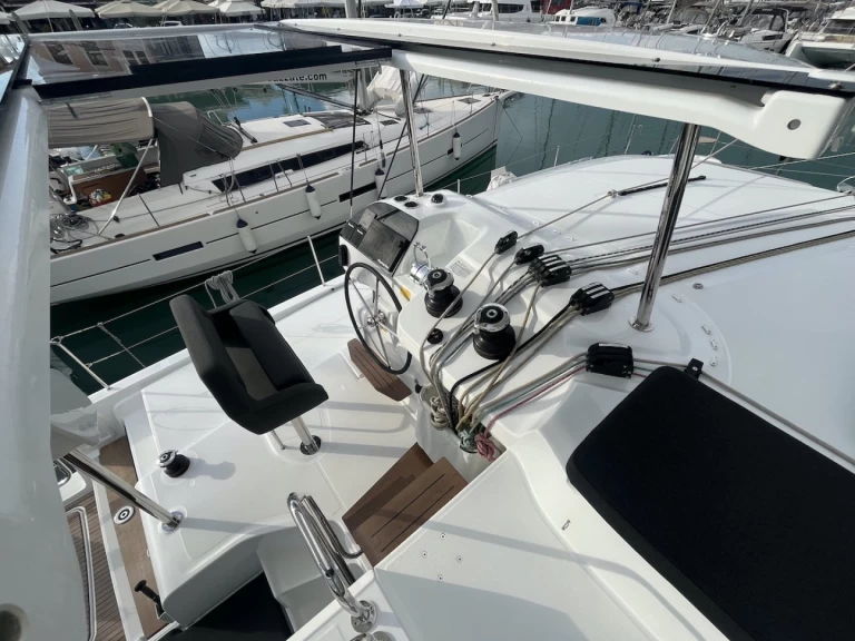 Noleggio barche Lefkáda economico Lagoon 43