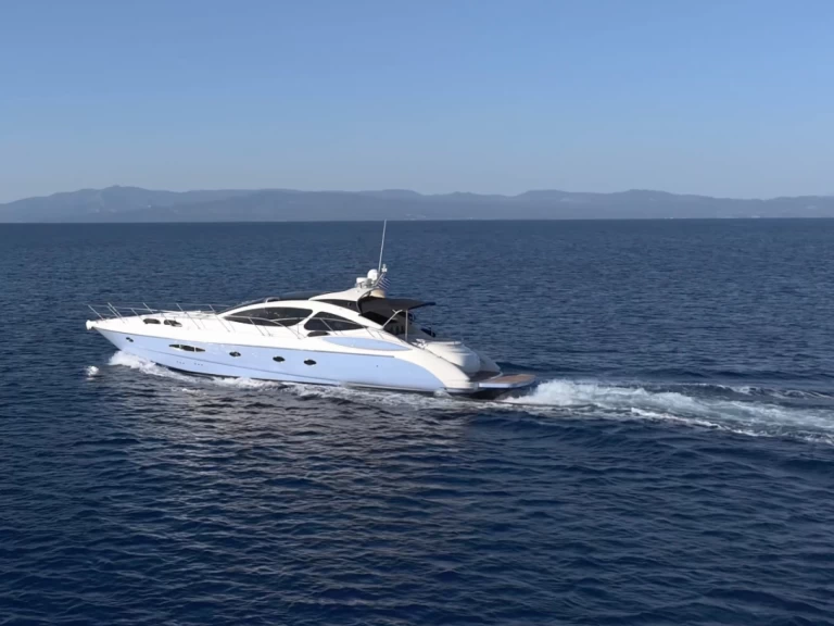 Noleggiare una Azimut Azimut Atlantis 55 a Palioúri