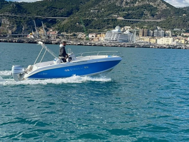 Noleggio Barca a motore Orizzonti con patente nautica