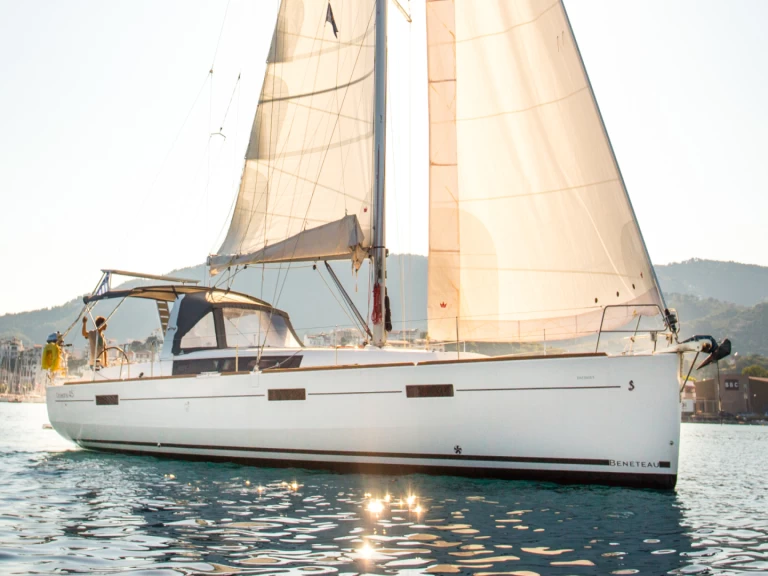 Noleggio Barca a vela Bénéteau con patente nautica